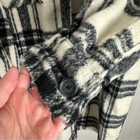 NWT Steve Madden Wool Blend Cream Plaid Button-Up Shacket Size Large - Picture 10 of 10